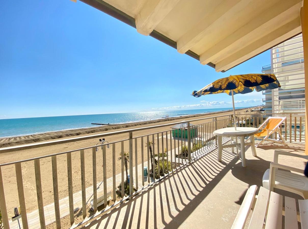 Villa Fronte Mare-Carraro Immobiliare Jesolo - Family Apartments Εξωτερικό φωτογραφία