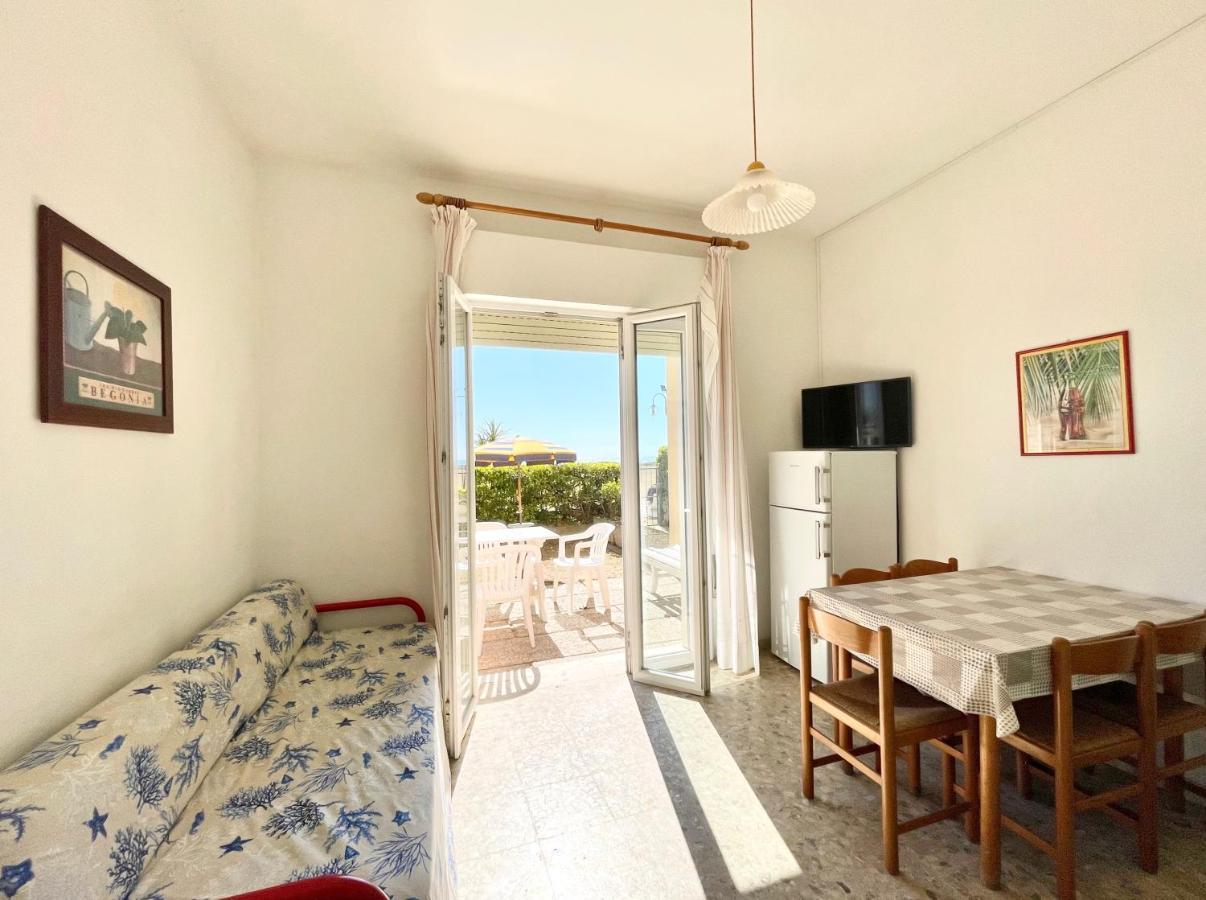 Villa Fronte Mare-Carraro Immobiliare Jesolo - Family Apartments Εξωτερικό φωτογραφία