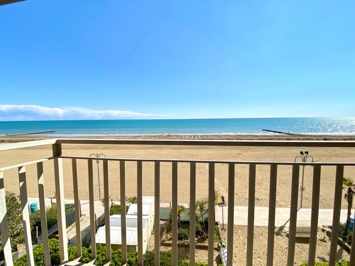 Villa Fronte Mare-Carraro Immobiliare Jesolo - Family Apartments Εξωτερικό φωτογραφία